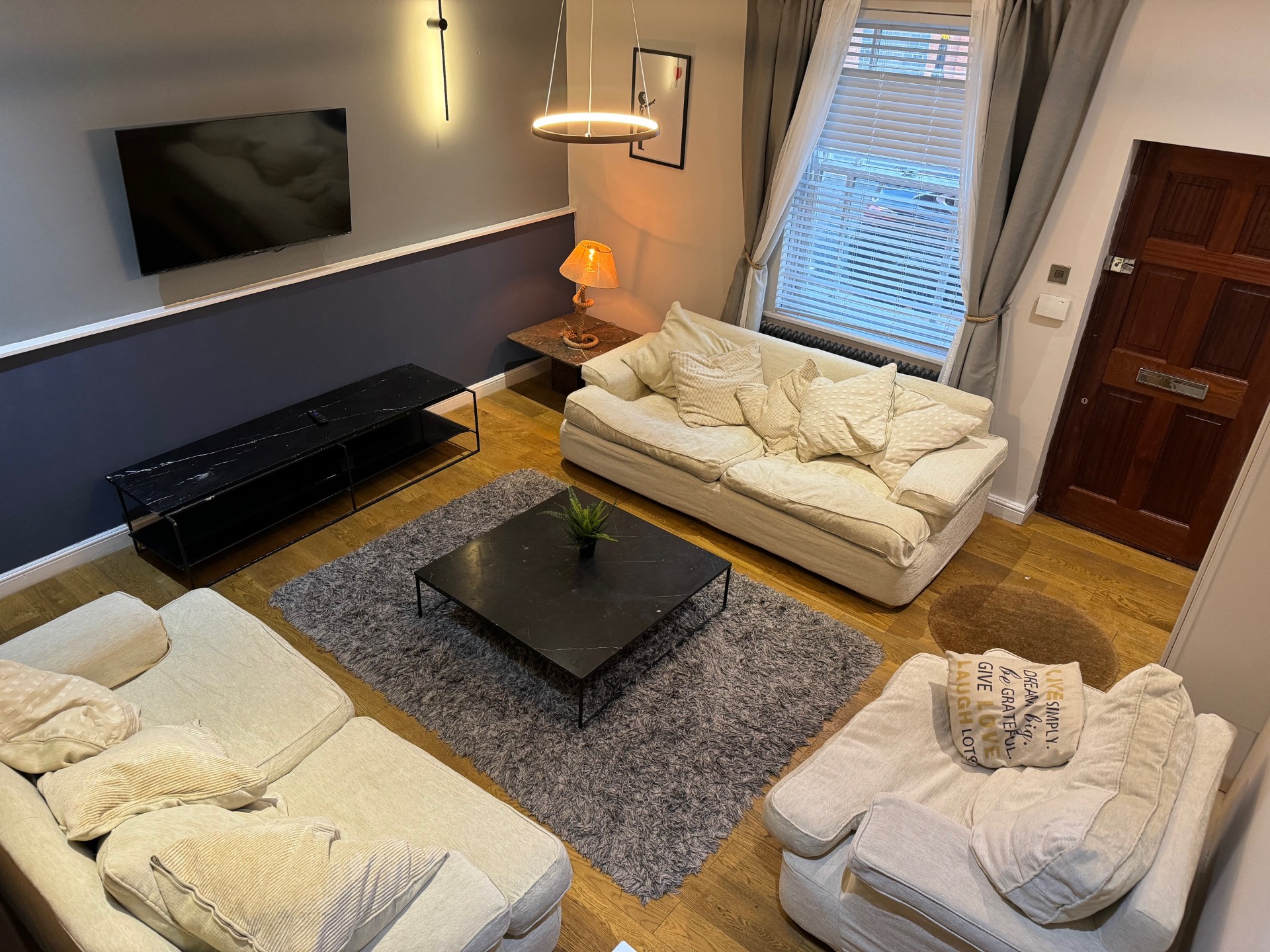 4 Bedroom Luxury JQ home with outdoor space