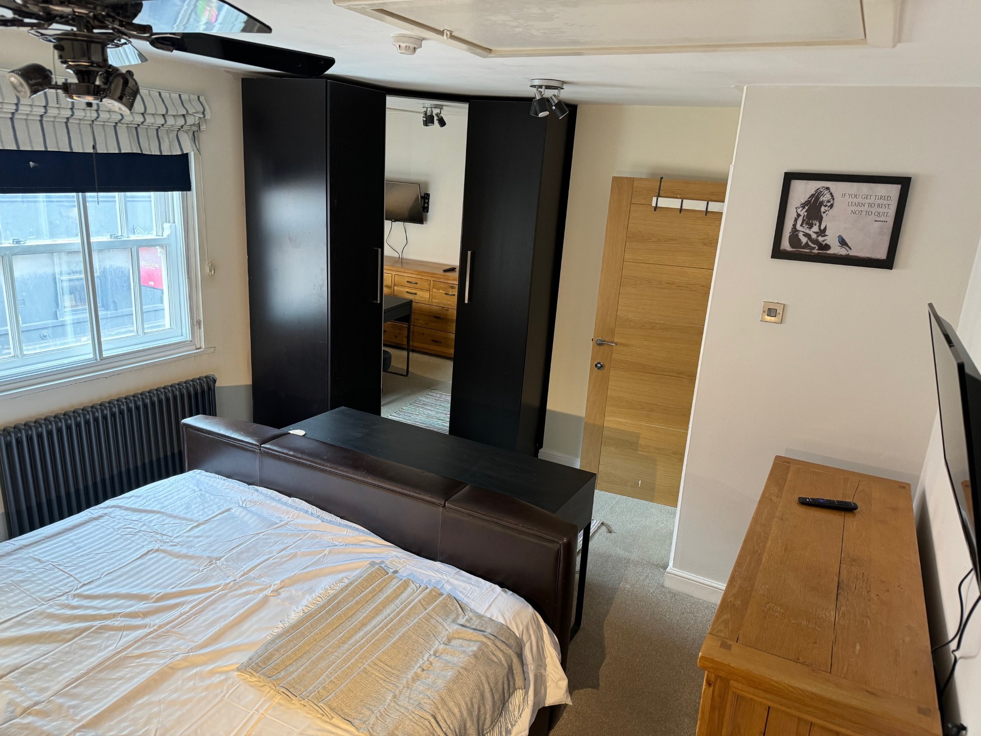 4 Bedroom Luxury JQ home with outdoor space